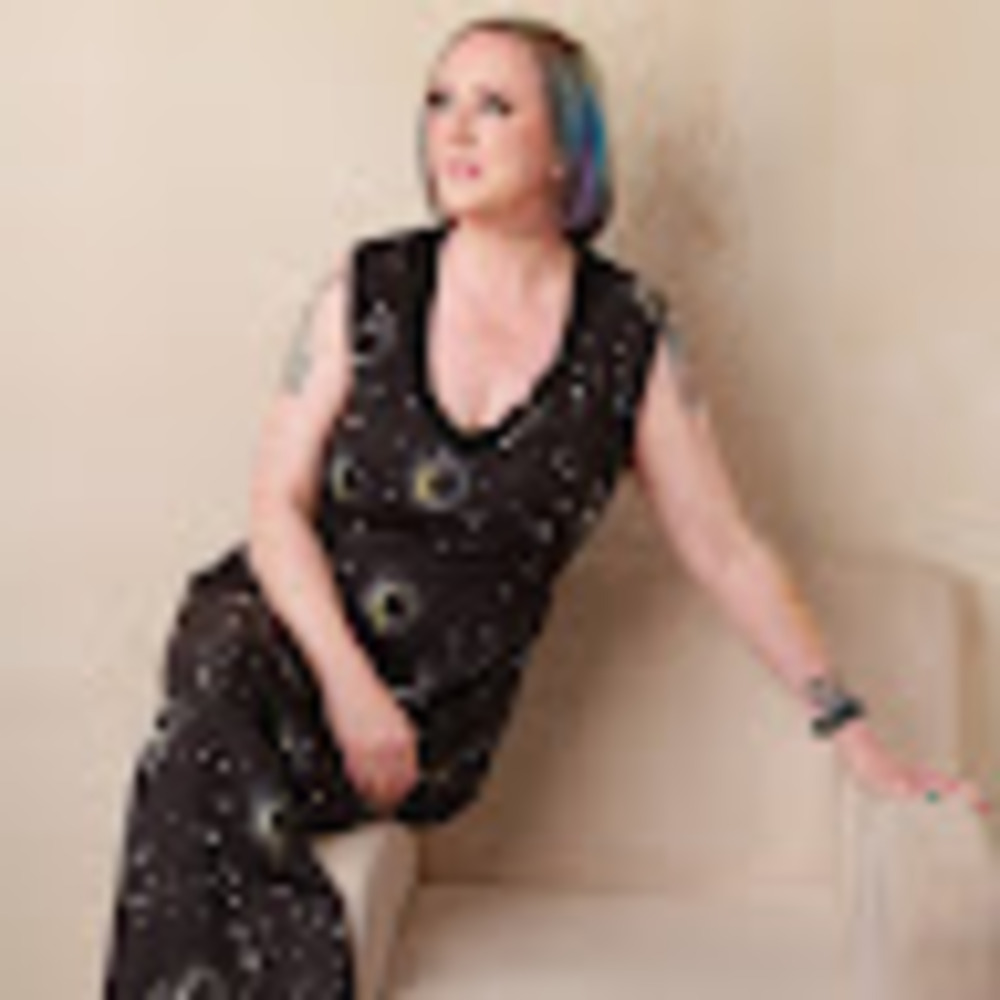 Meet your Posher, Angela